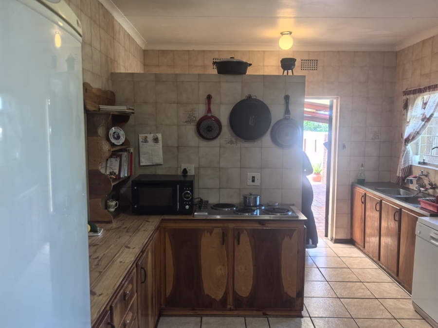 5 Bedroom Property for Sale in Helderkruin Gauteng