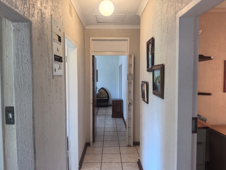 5 Bedroom Property for Sale in Helderkruin Gauteng