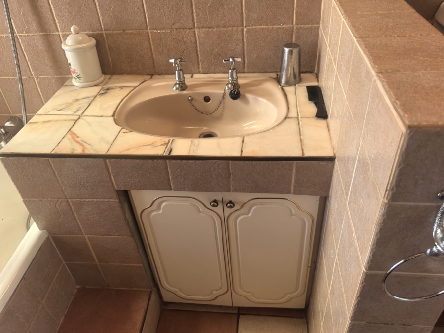 5 Bedroom Property for Sale in Helderkruin Gauteng