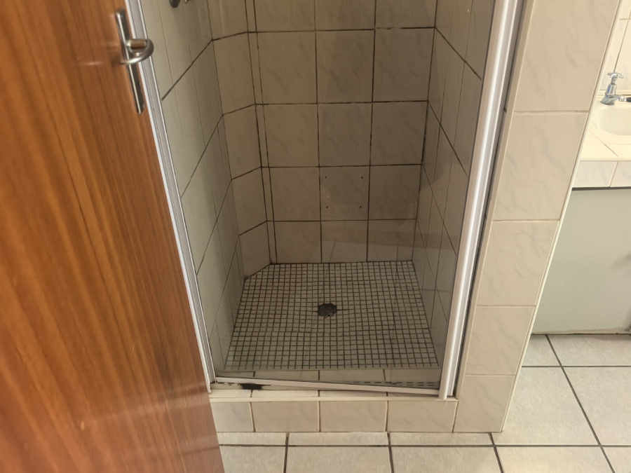 5 Bedroom Property for Sale in Helderkruin Gauteng