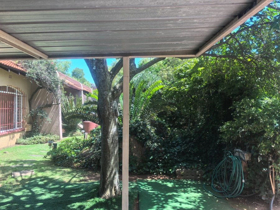 5 Bedroom Property for Sale in Helderkruin Gauteng