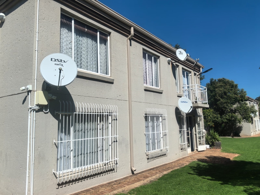 3 Bedroom Property for Sale in Roodekrans Gauteng