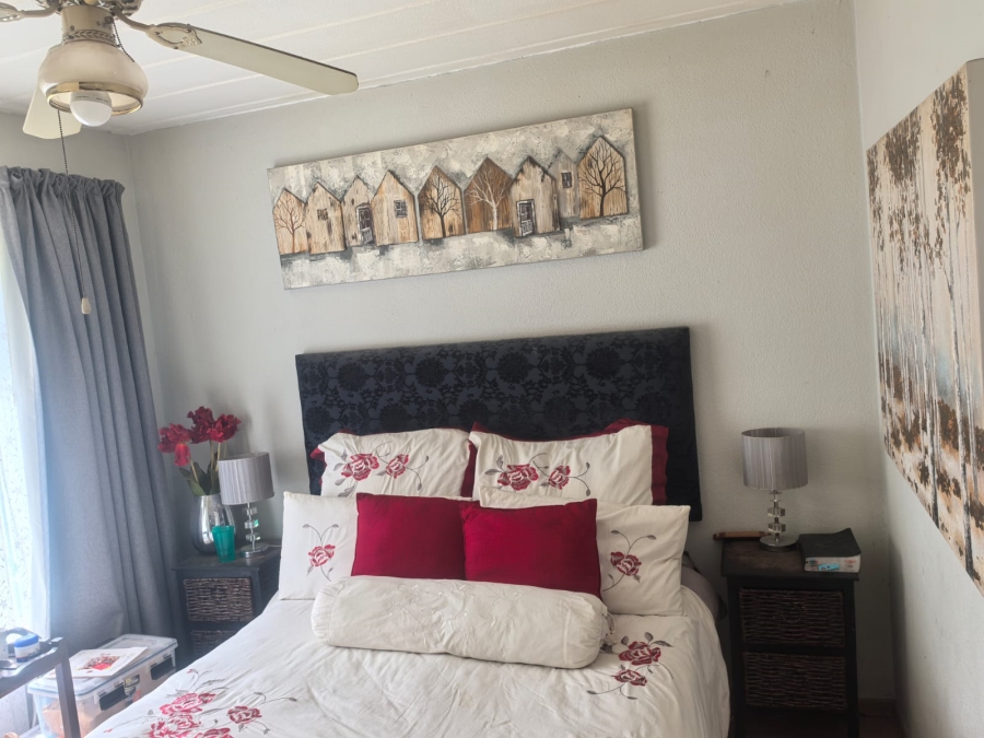 3 Bedroom Property for Sale in Roodekrans Gauteng