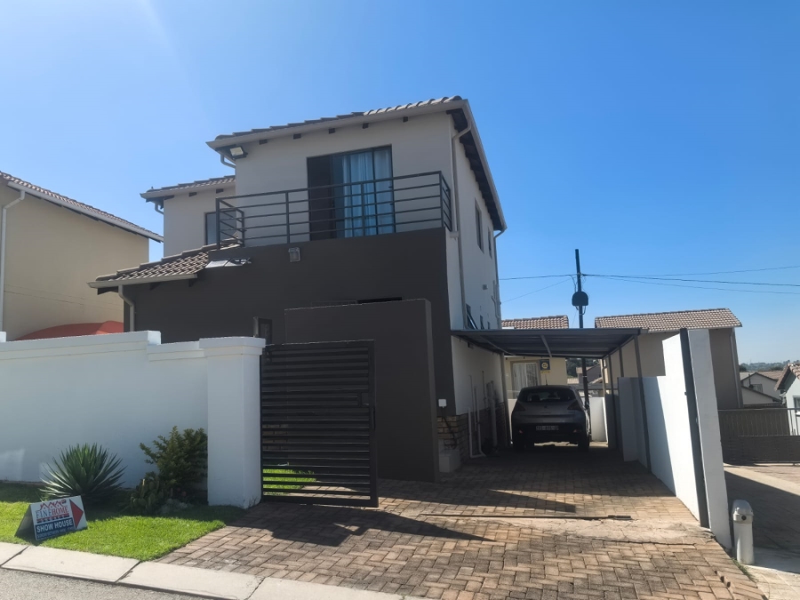 4 Bedroom Property for Sale in Witpoortjie Gauteng