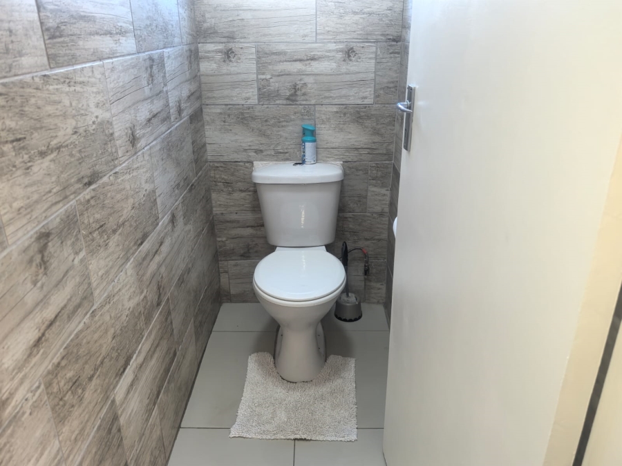 4 Bedroom Property for Sale in Witpoortjie Gauteng