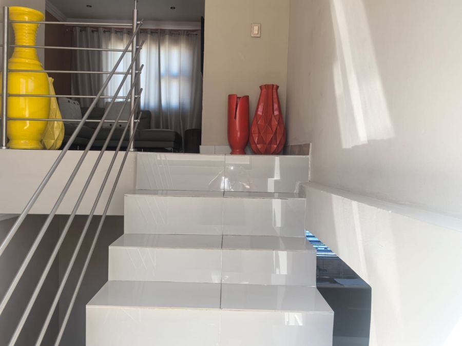4 Bedroom Property for Sale in Witpoortjie Gauteng