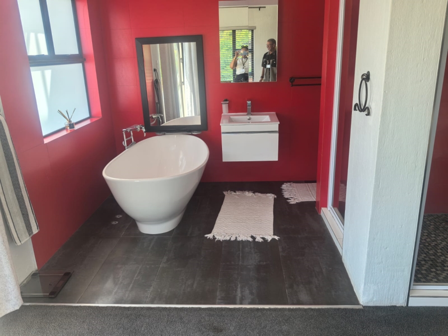 4 Bedroom Property for Sale in Wilro Park Gauteng