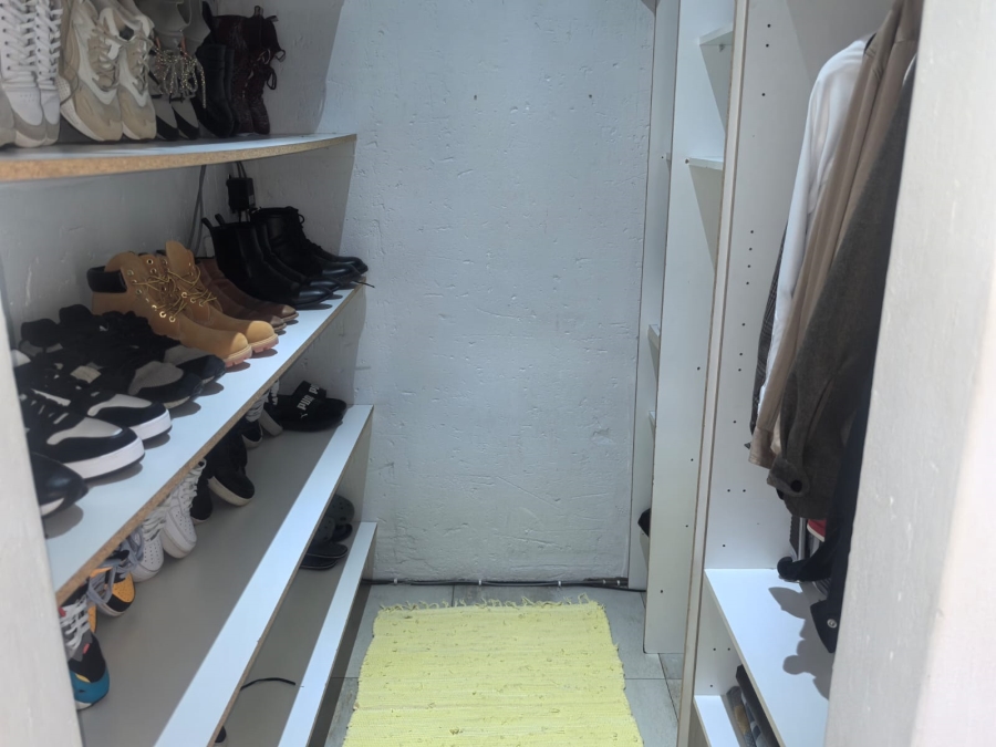 4 Bedroom Property for Sale in Wilro Park Gauteng