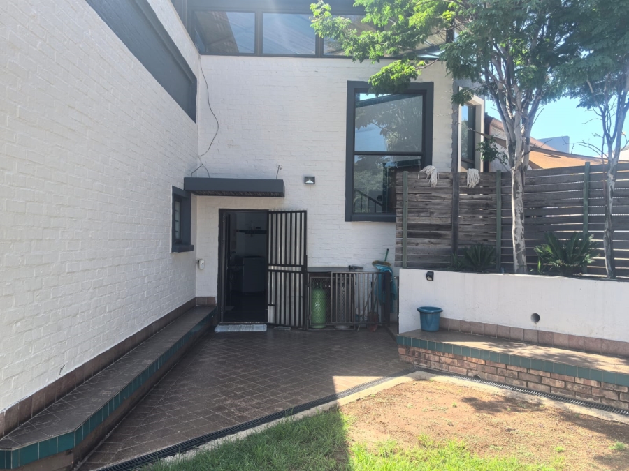 4 Bedroom Property for Sale in Wilro Park Gauteng