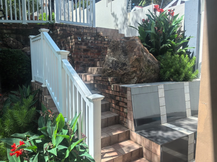 4 Bedroom Property for Sale in Wilro Park Gauteng