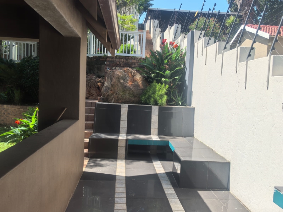 4 Bedroom Property for Sale in Wilro Park Gauteng