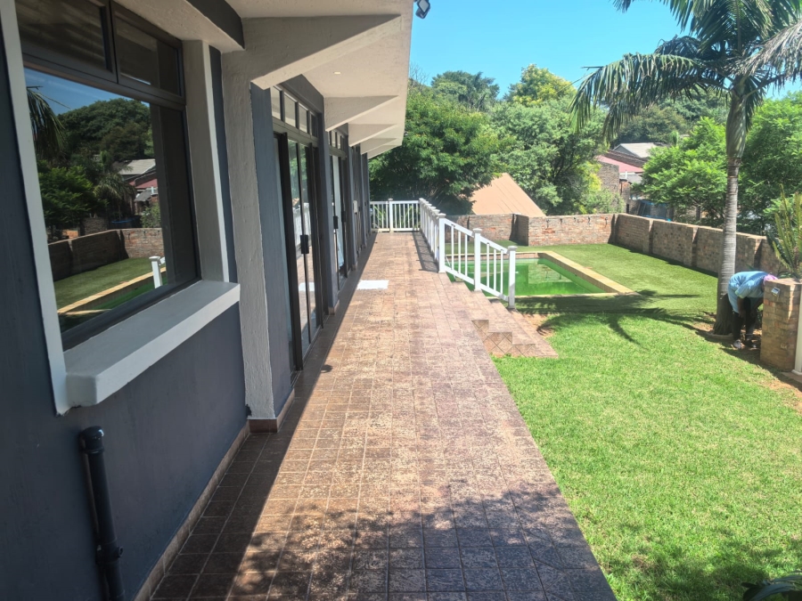 4 Bedroom Property for Sale in Wilro Park Gauteng