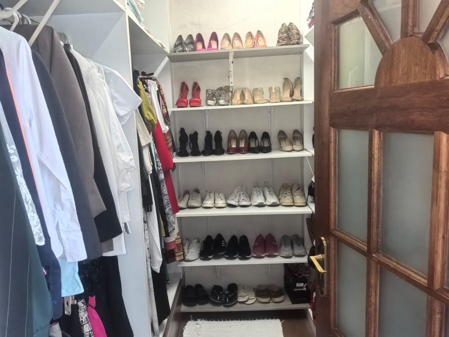 4 Bedroom Property for Sale in Wilro Park Gauteng