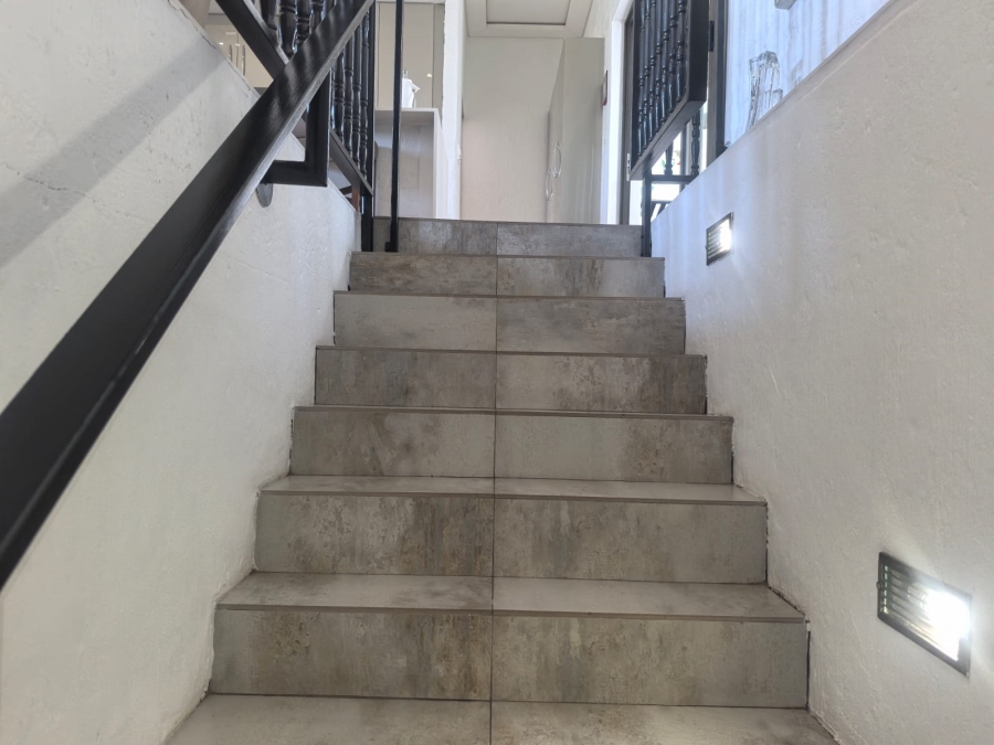 4 Bedroom Property for Sale in Wilro Park Gauteng