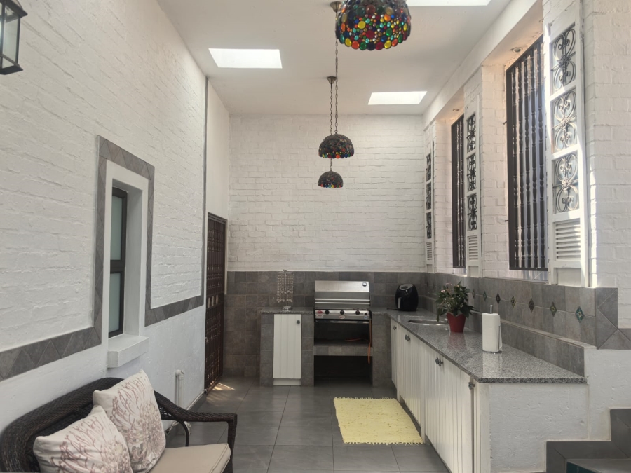 4 Bedroom Property for Sale in Wilro Park Gauteng