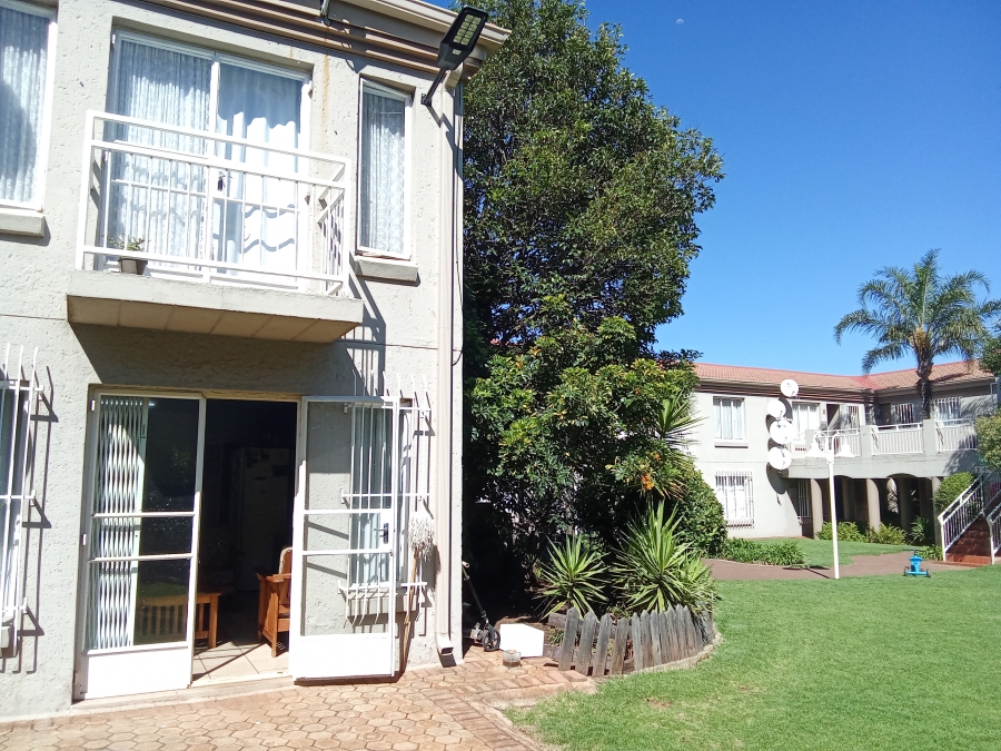 3 Bedroom Property for Sale in Roodekrans Gauteng