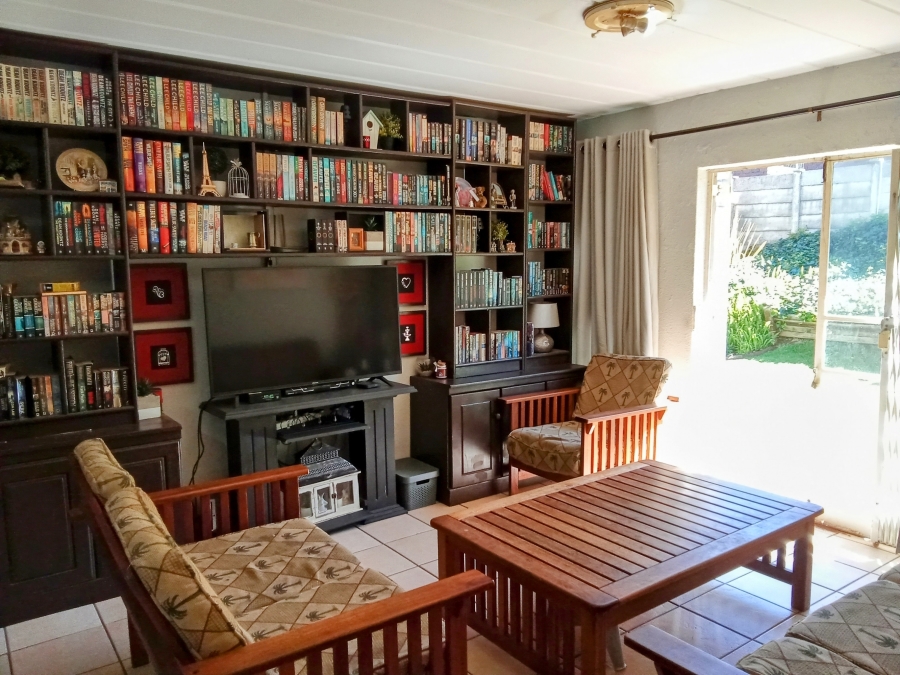 3 Bedroom Property for Sale in Roodekrans Gauteng