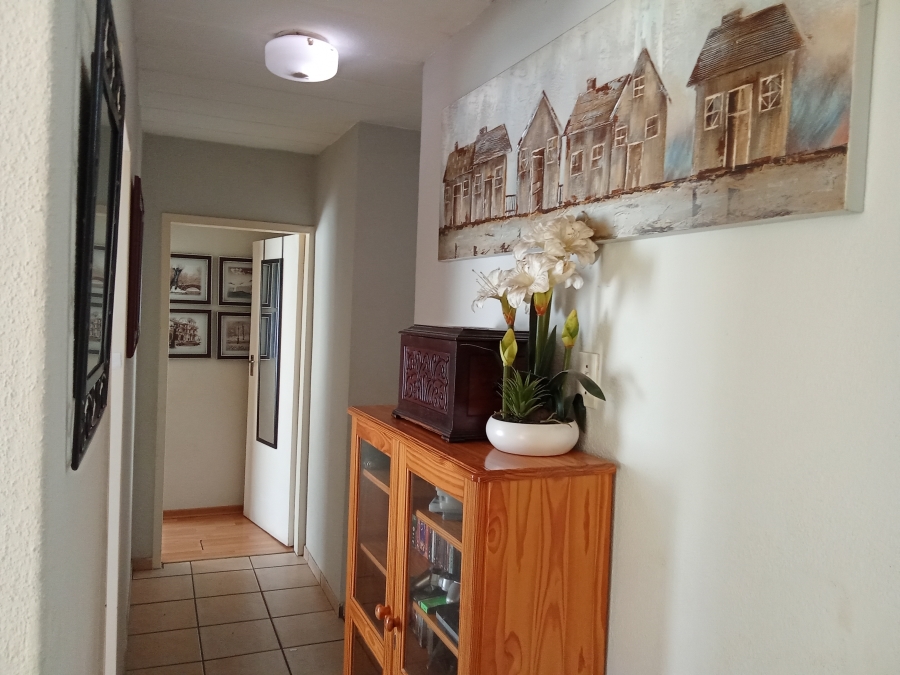 3 Bedroom Property for Sale in Roodekrans Gauteng