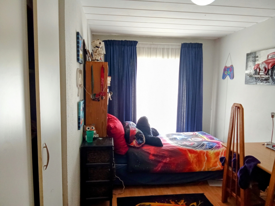 3 Bedroom Property for Sale in Roodekrans Gauteng