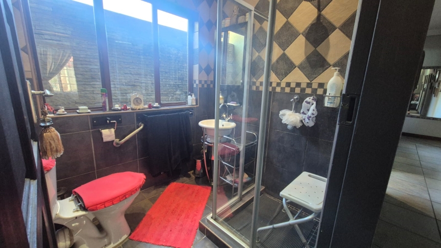 4 Bedroom Property for Sale in Greenhills Gauteng