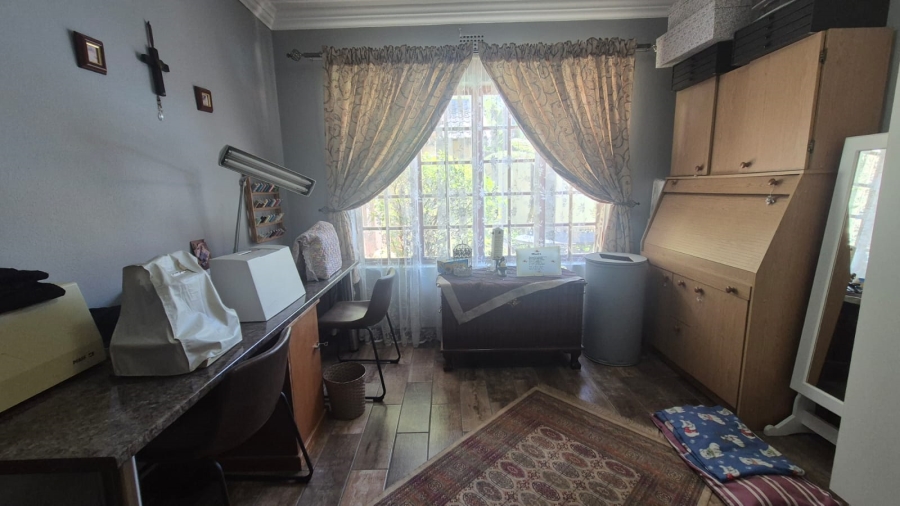 4 Bedroom Property for Sale in Greenhills Gauteng