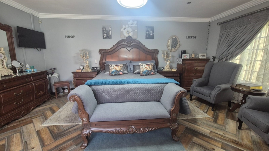 4 Bedroom Property for Sale in Greenhills Gauteng