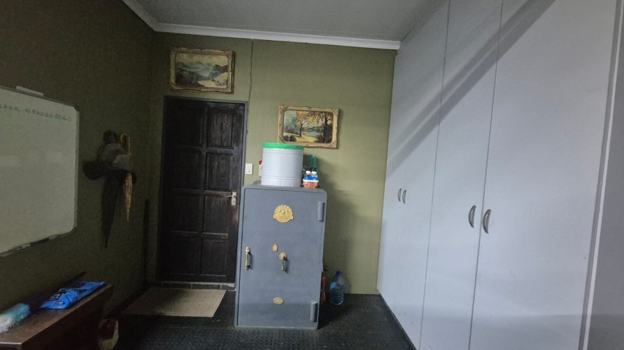 4 Bedroom Property for Sale in Greenhills Gauteng