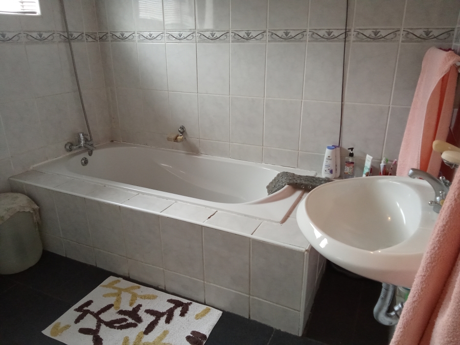 3 Bedroom Property for Sale in Florida Lake Gauteng