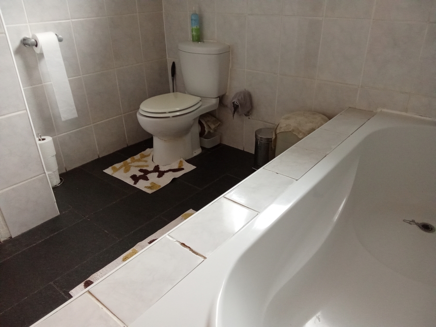 3 Bedroom Property for Sale in Florida Lake Gauteng