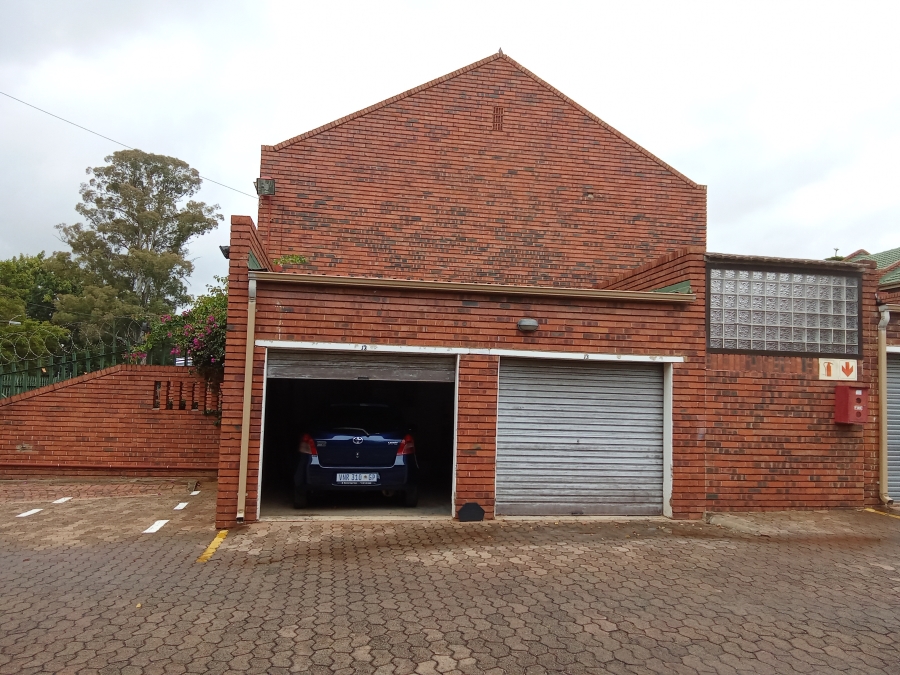 3 Bedroom Property for Sale in Florida Lake Gauteng