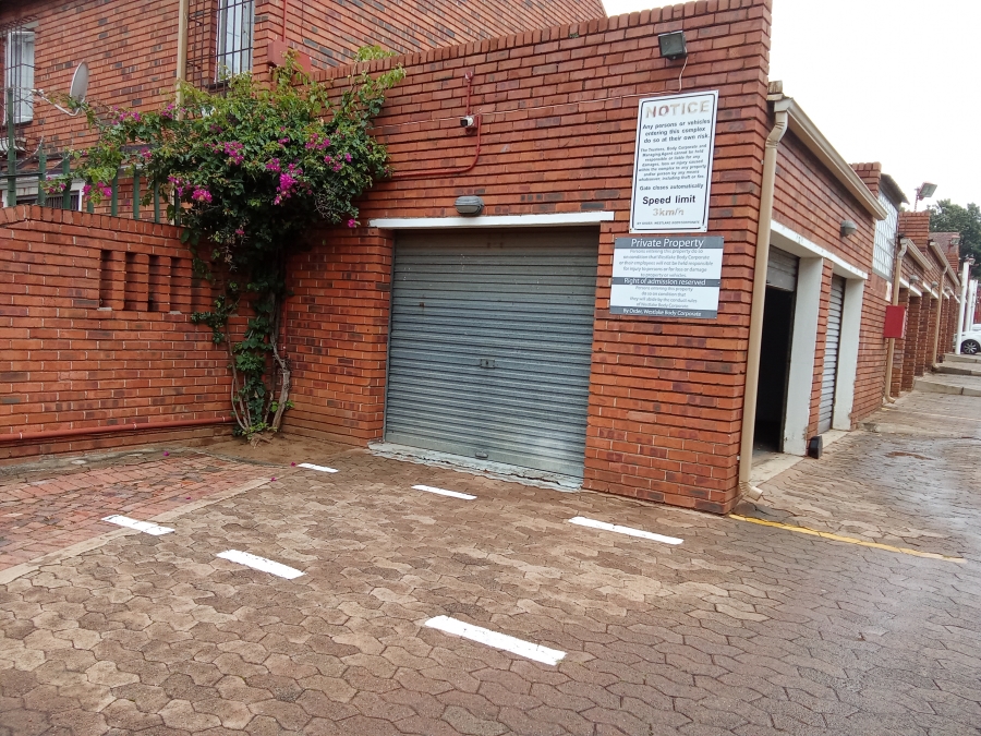 3 Bedroom Property for Sale in Florida Lake Gauteng