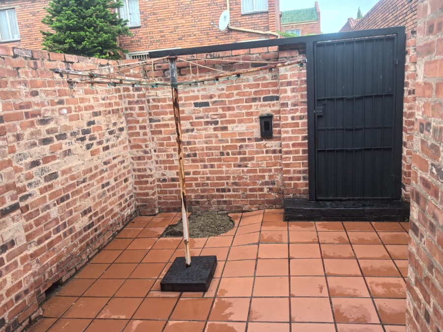 3 Bedroom Property for Sale in Florida Lake Gauteng