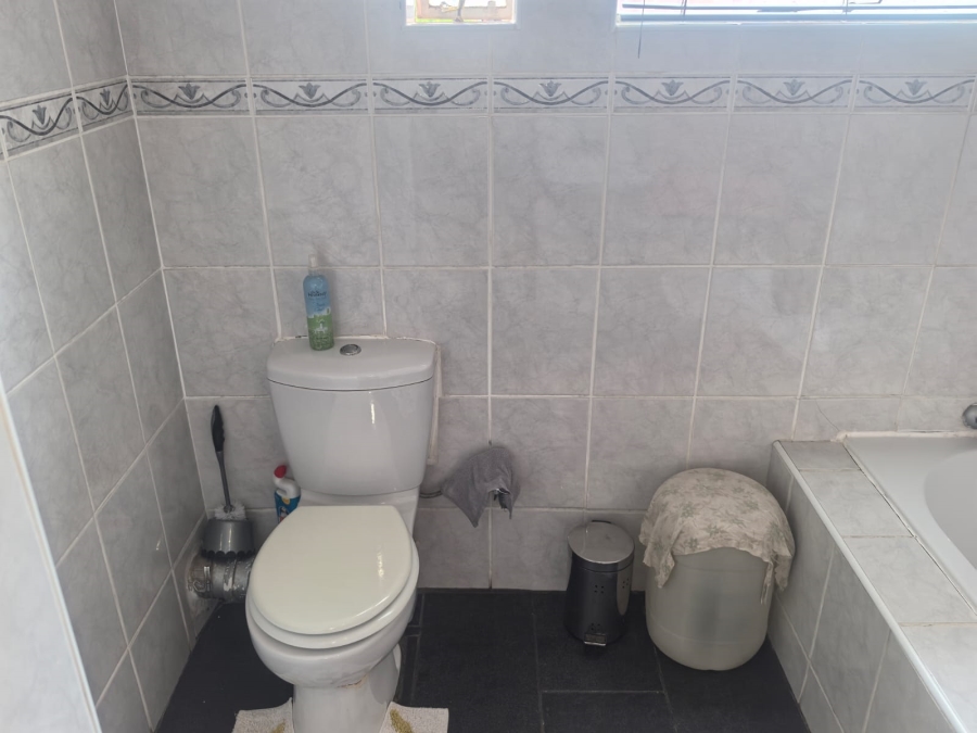 3 Bedroom Property for Sale in Florida Lake Gauteng