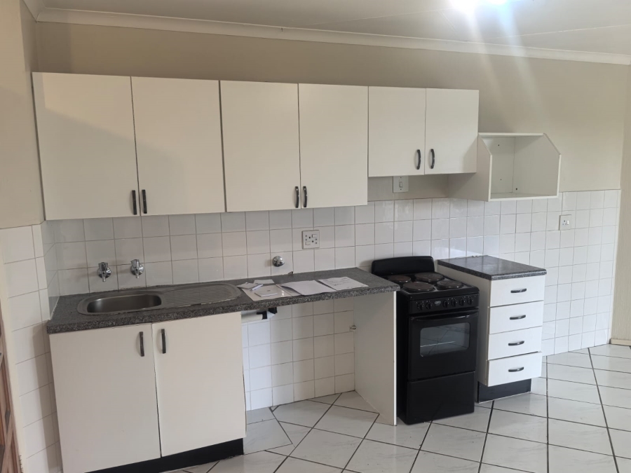 2 Bedroom Property for Sale in Radiokop Gauteng
