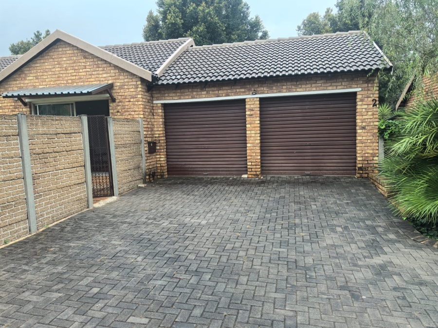 2 Bedroom Property for Sale in Radiokop Gauteng