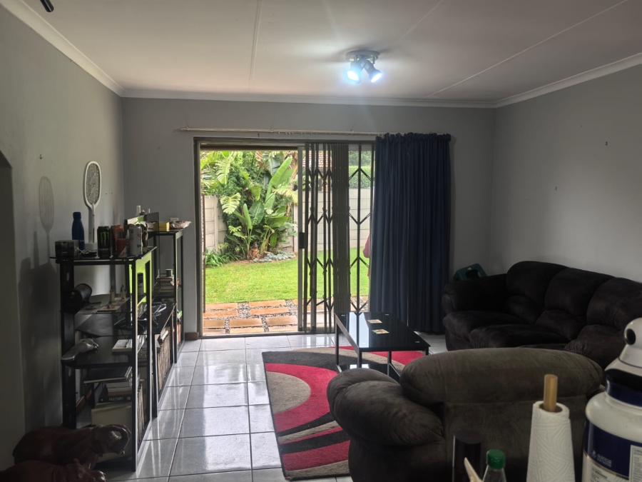 2 Bedroom Property for Sale in Radiokop Gauteng