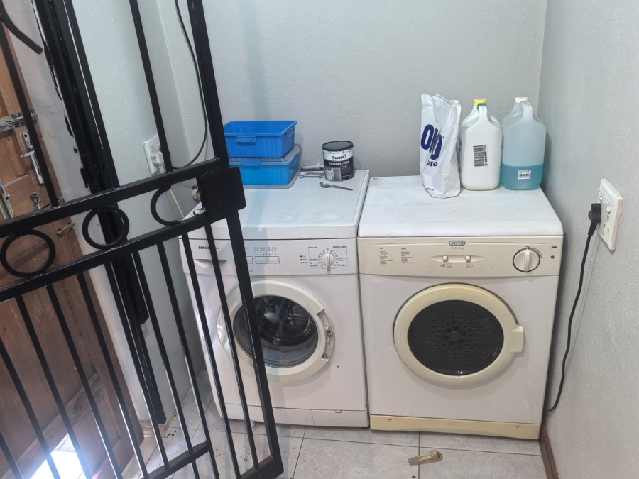 2 Bedroom Property for Sale in Radiokop Gauteng