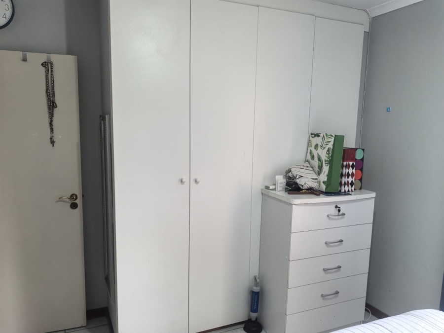 2 Bedroom Property for Sale in Radiokop Gauteng