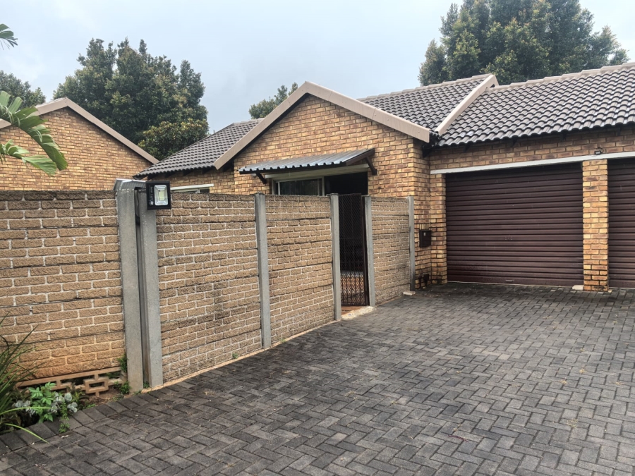 2 Bedroom Property for Sale in Radiokop Gauteng