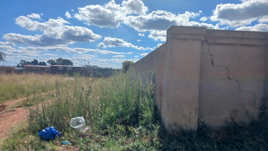 0 Bedroom Property for Sale in Mohlakeng Gauteng