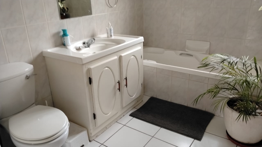 3 Bedroom Property for Sale in Kenmare Gauteng