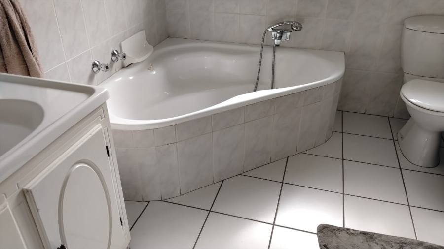 3 Bedroom Property for Sale in Kenmare Gauteng