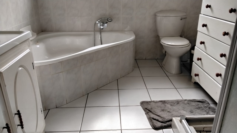 3 Bedroom Property for Sale in Kenmare Gauteng