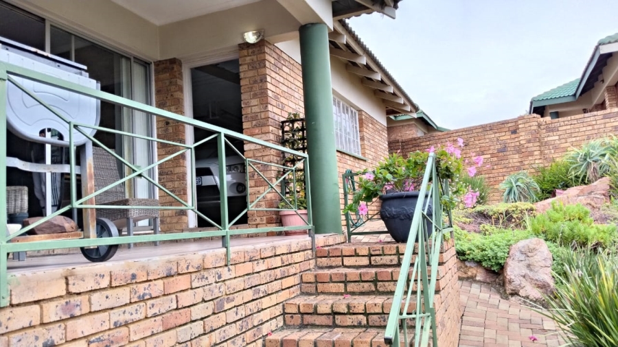 3 Bedroom Property for Sale in Kenmare Gauteng
