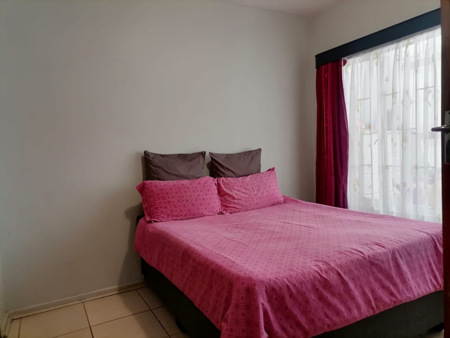 2 Bedroom Property for Sale in Witpoortjie Gauteng