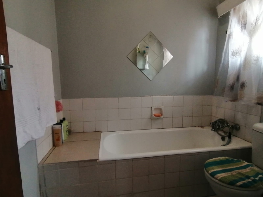 2 Bedroom Property for Sale in Witpoortjie Gauteng