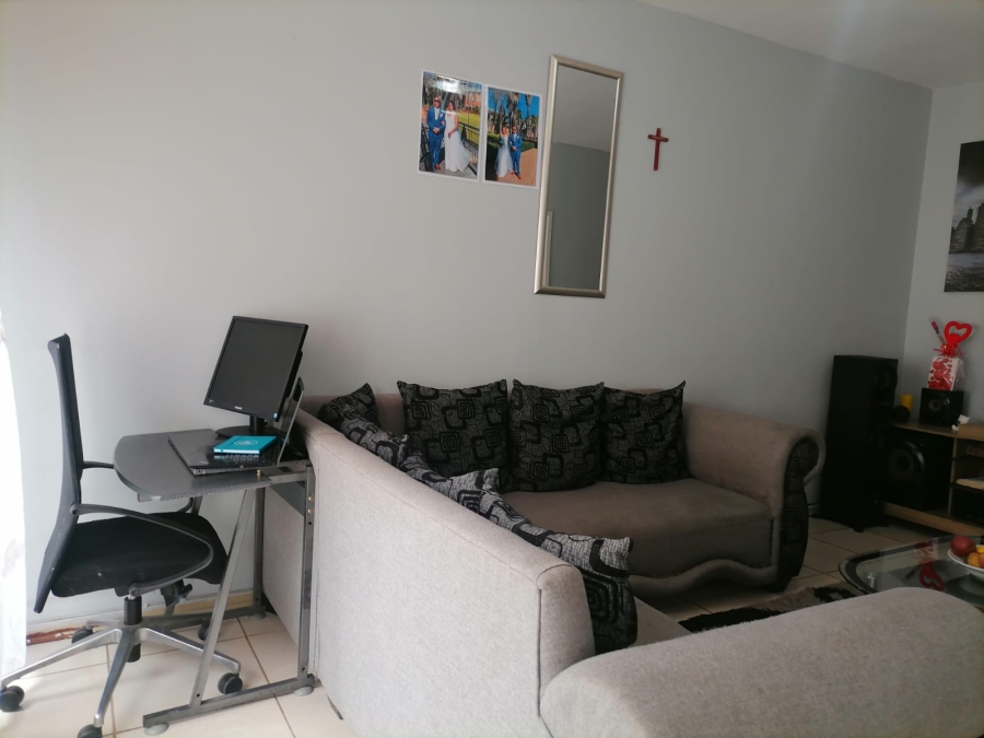 2 Bedroom Property for Sale in Witpoortjie Gauteng