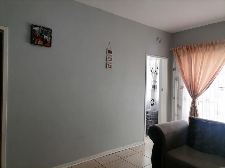 2 Bedroom Property for Sale in Witpoortjie Gauteng