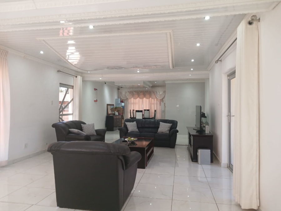 3 Bedroom Property for Sale in Finsbury Gauteng