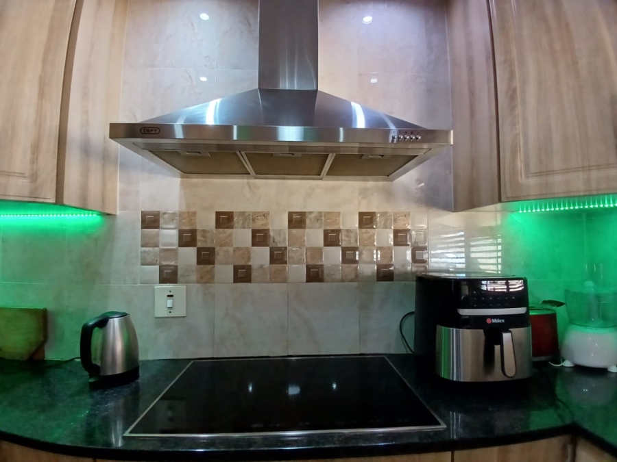 3 Bedroom Property for Sale in Finsbury Gauteng